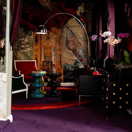 Du Petit Moulin, Haute Couture By Lacroix 4* Parigi