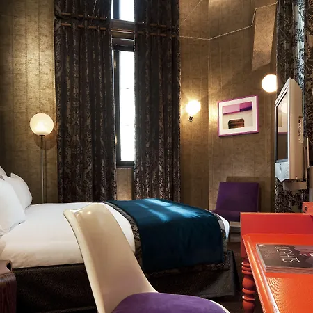 Du Petit Moulin, Haute Couture By Lacroix Hotel 4*