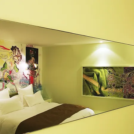 Hotel Du Petit Moulin, Haute Couture By Lacroix Paris
