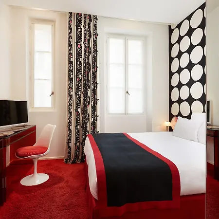 Du Petit Moulin, Haute Couture By Lacroix 4* Paris