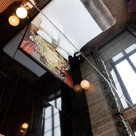 Hotel Du Petit Moulin, Haute Couture By Lacroix Parigi