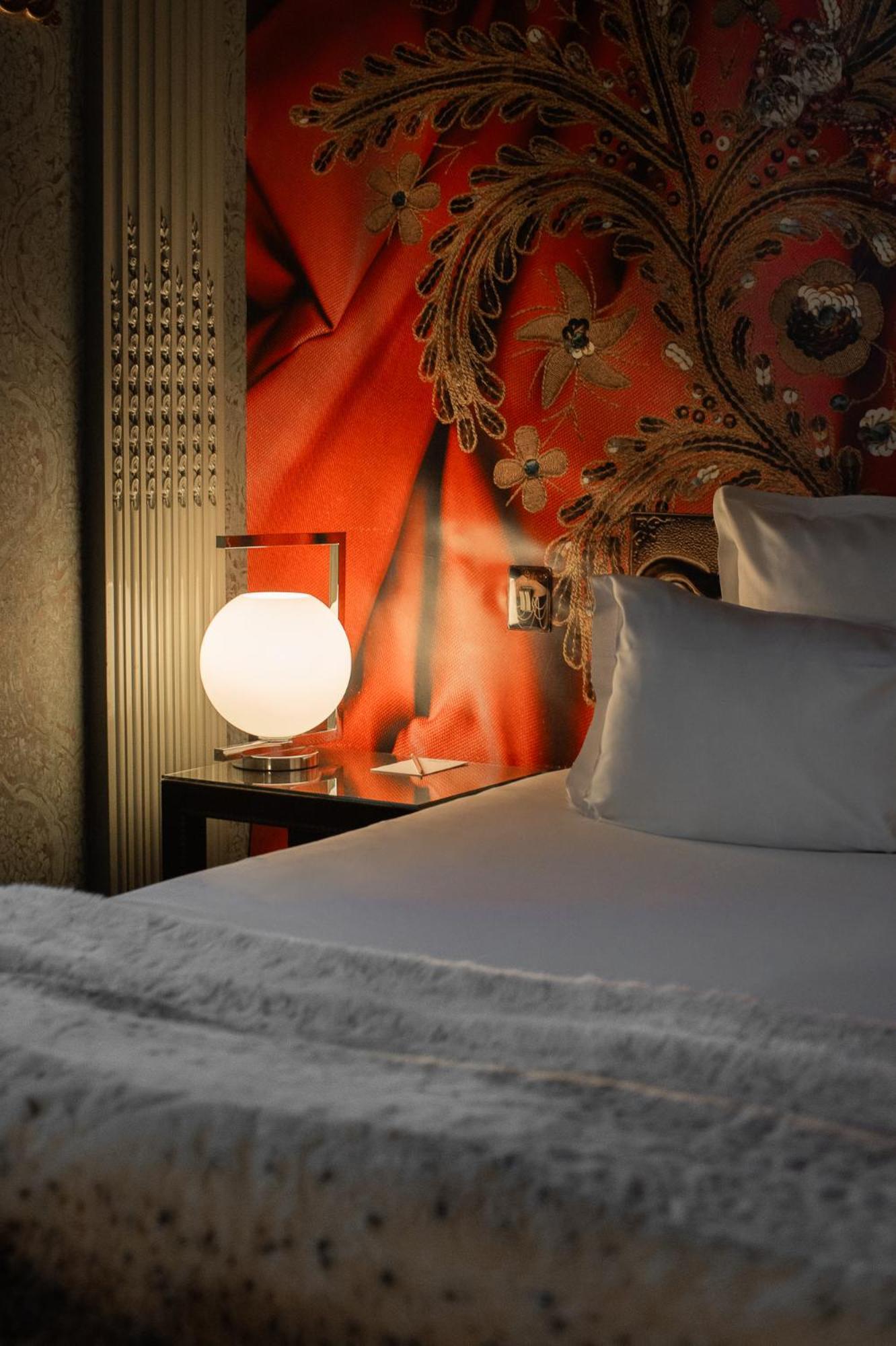 Du Petit Moulin, Haute Couture By Lacroix Hotel 4*