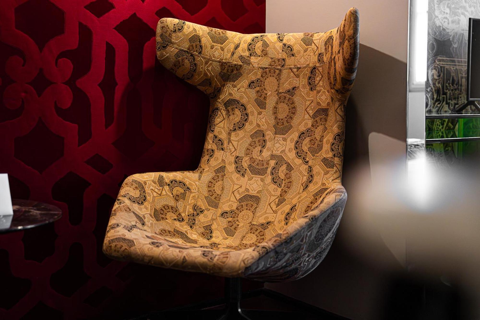 Hotel Du Petit Moulin, Haute Couture By Lacroix Parigi