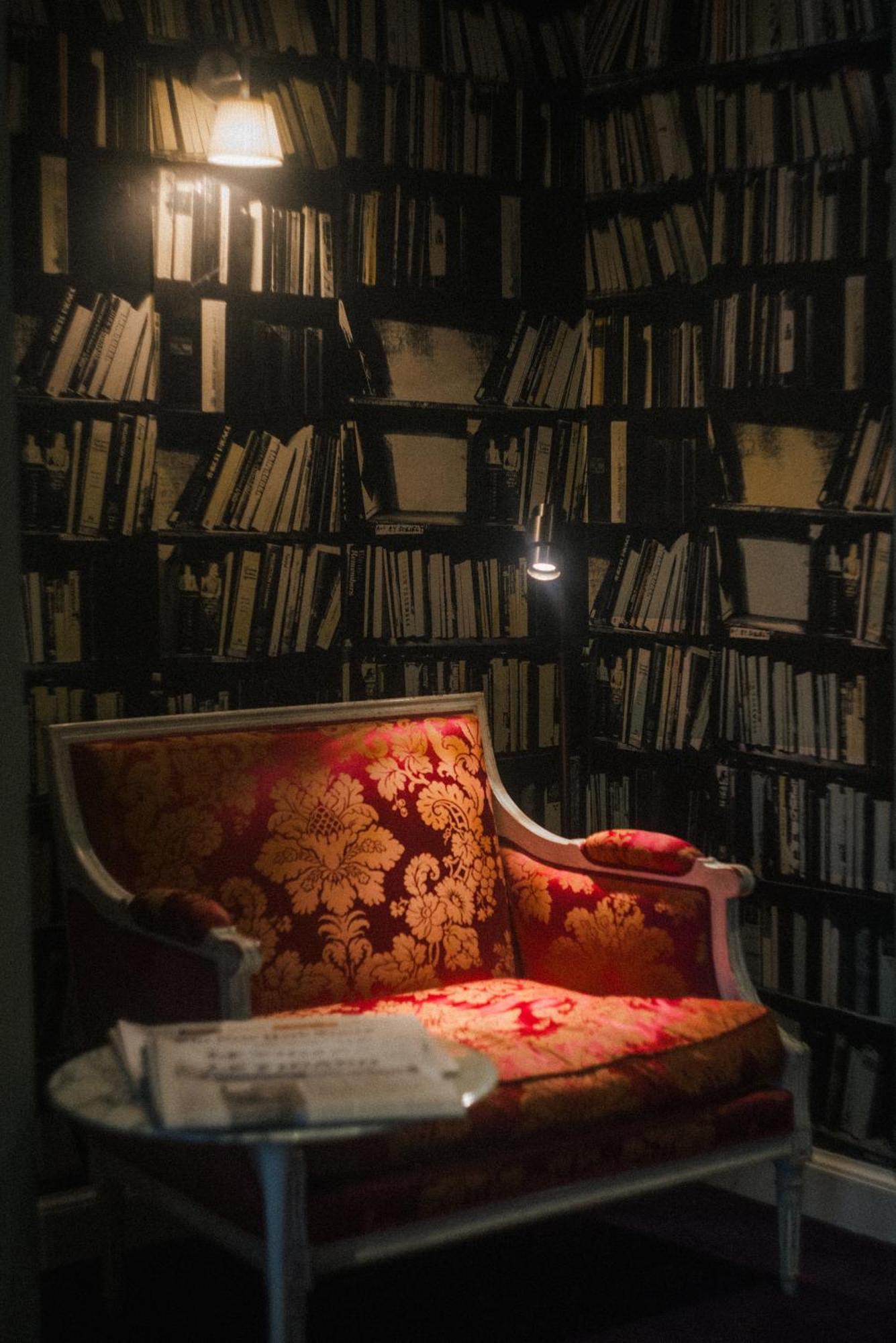 Du Petit Moulin, Haute Couture By Lacroix Hotel Parigi