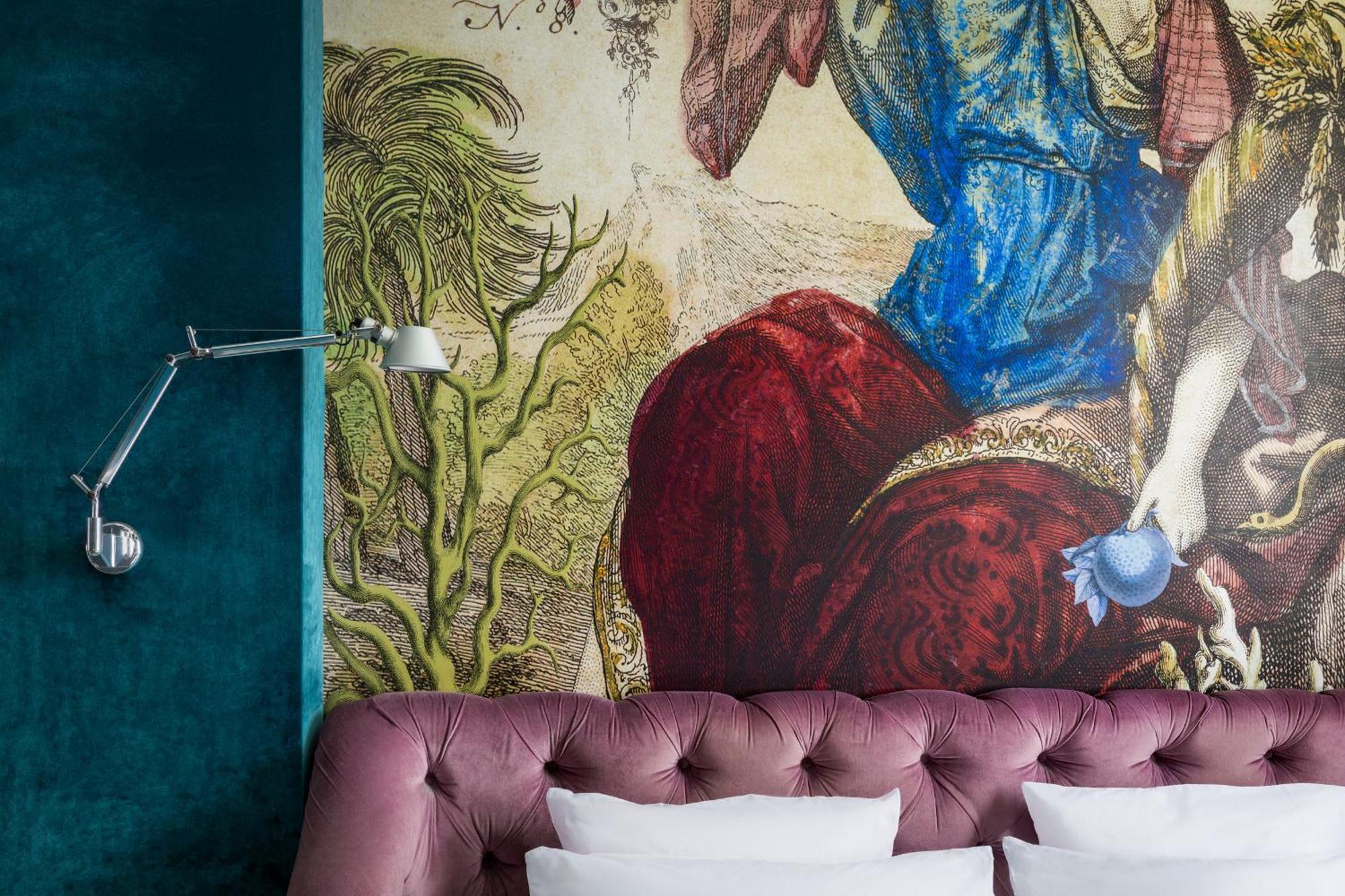 Du Petit Moulin, Haute Couture By Lacroix Hotel