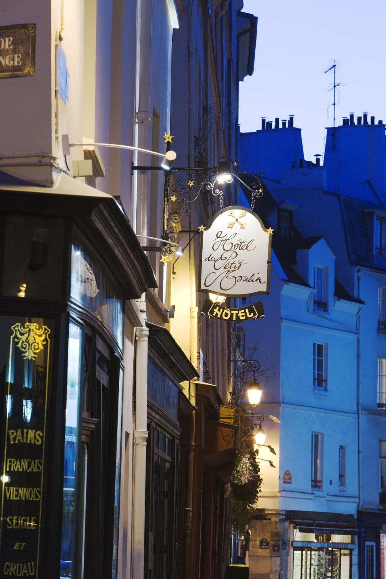 Hotel Du Petit Moulin, Haute Couture By Lacroix Paris