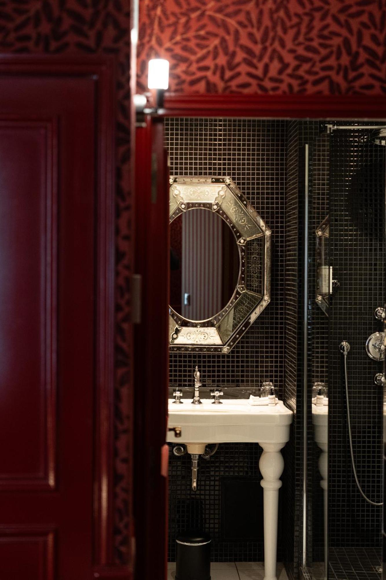 Hotel Du Petit Moulin, Haute Couture By Lacroix