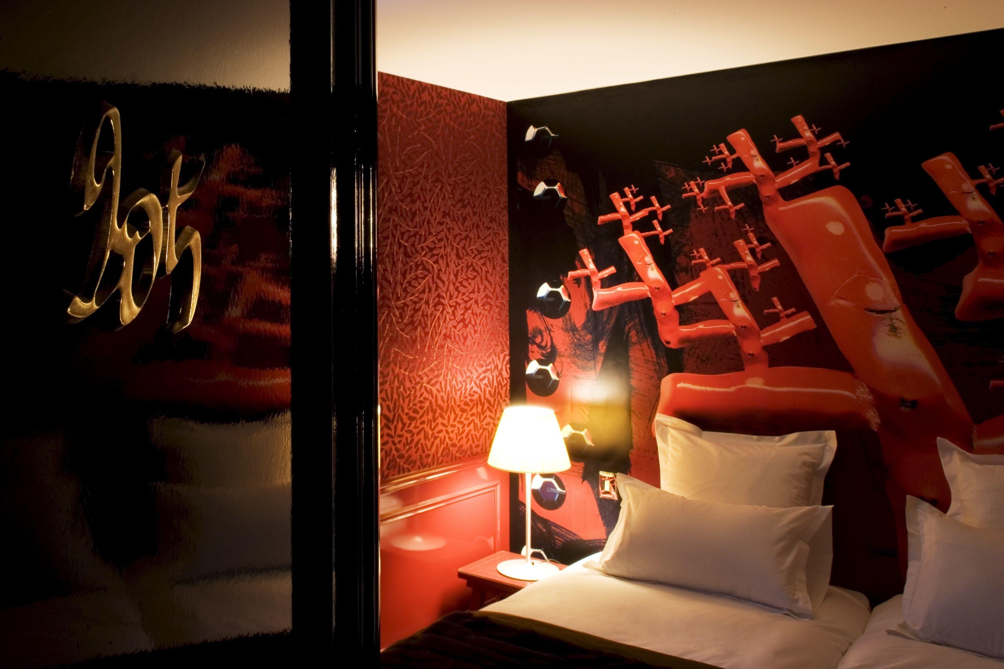 Hotel Du Petit Moulin, Haute Couture By Lacroix 4*