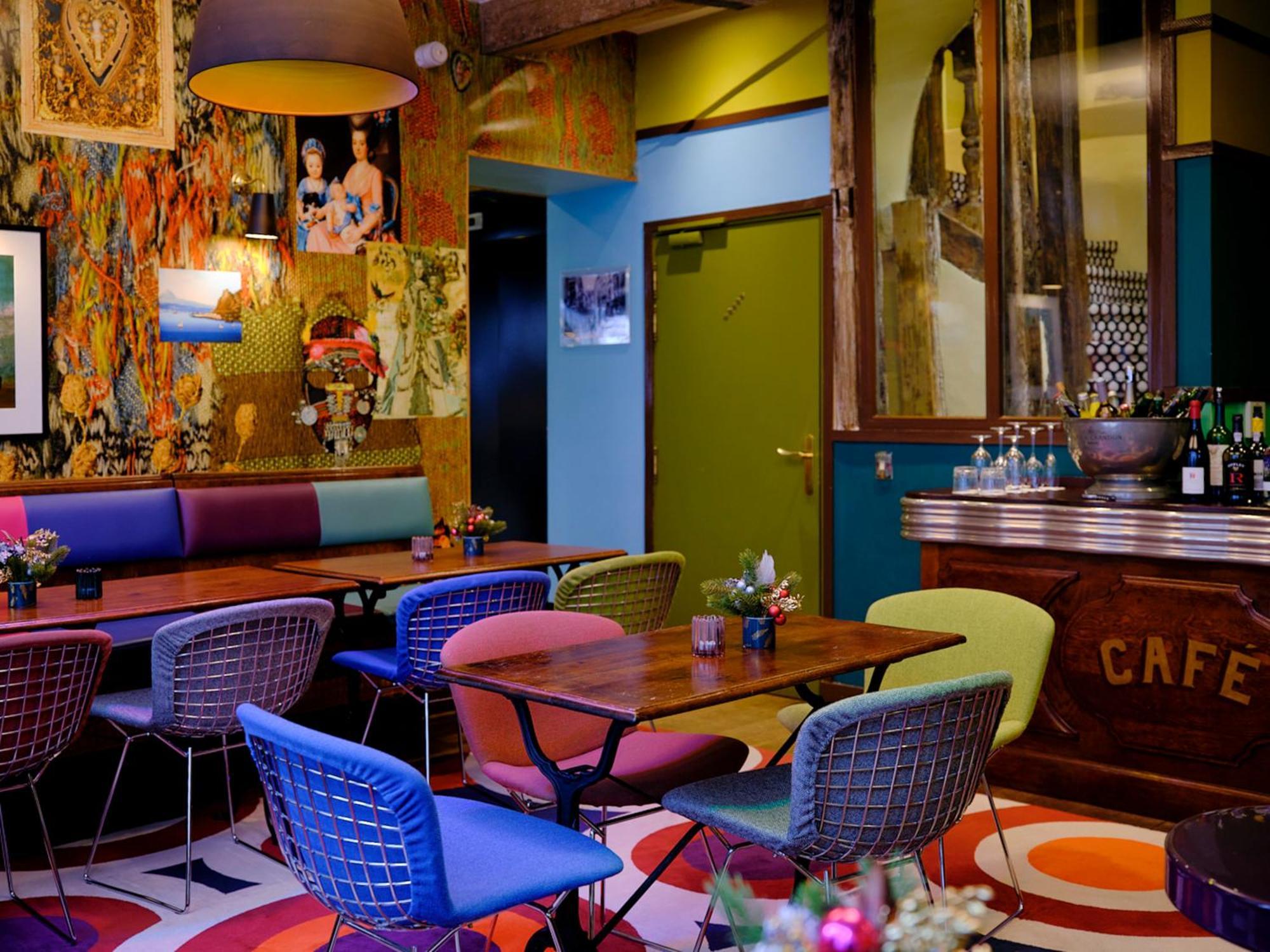 Du Petit Moulin, Haute Couture By Lacroix 4* Paris