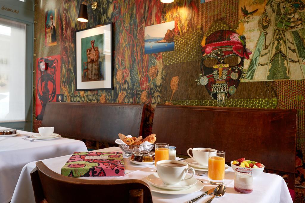 Hotel Du Petit Moulin, Haute Couture By Lacroix 4*